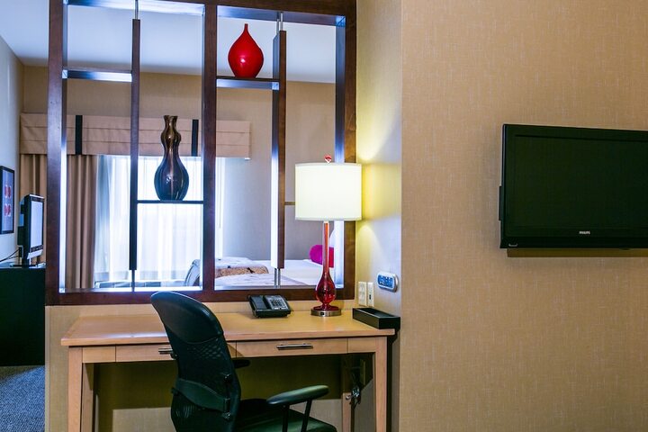 Room 34 of 83