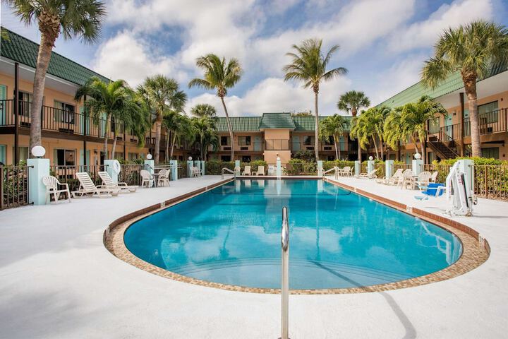 Pool 10 of 52