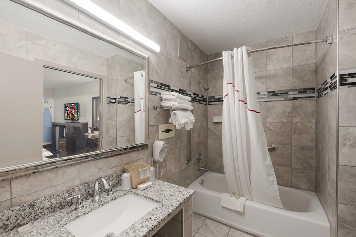 Room 10 of 31