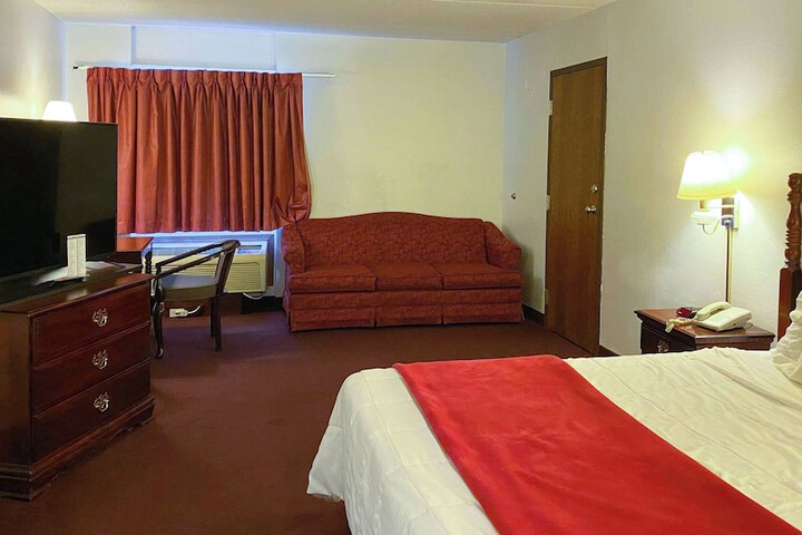 Voyageur Inn and Conference Center