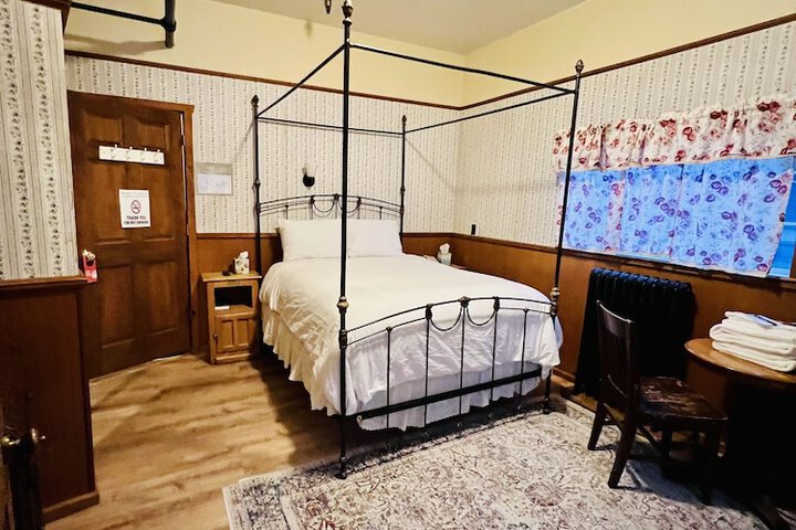 Room 75 of 92