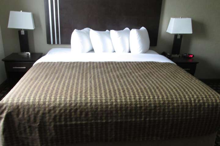 Room 21 of 34