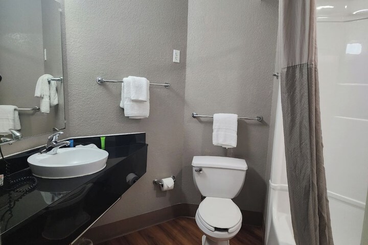 Room 26 of 32
