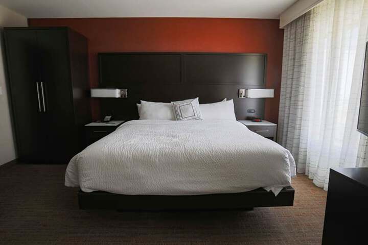 Room 14 of 33