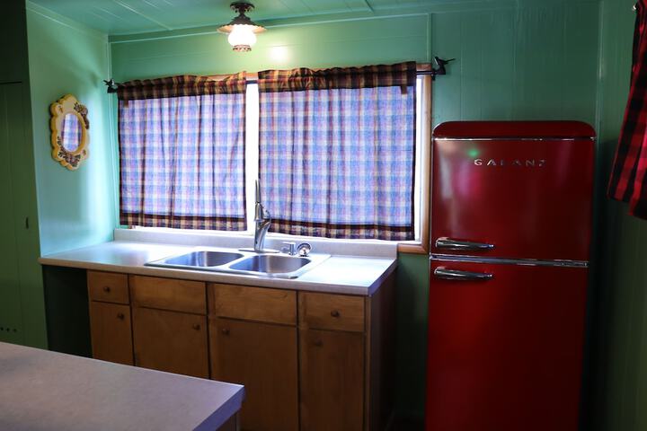 Room 24 of 77