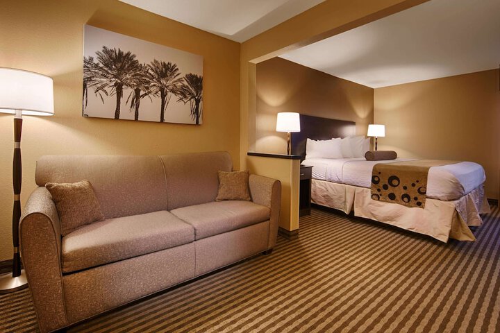 Room 14 of 32