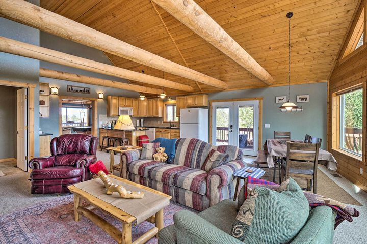 Grand Jefferson Home w / Stunning Mtn Views!