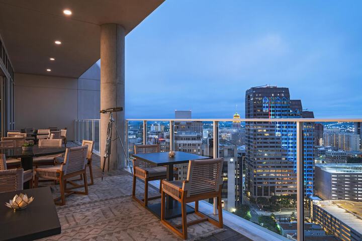 Thompson San Antonio - Riverwalk by Hyatt