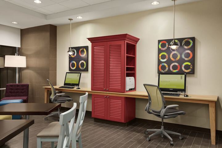 Business Center 27 of 31