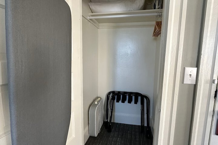 Room 115 of 167