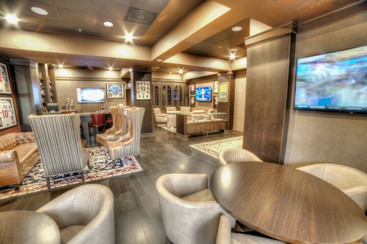 Lounge 65 of 73