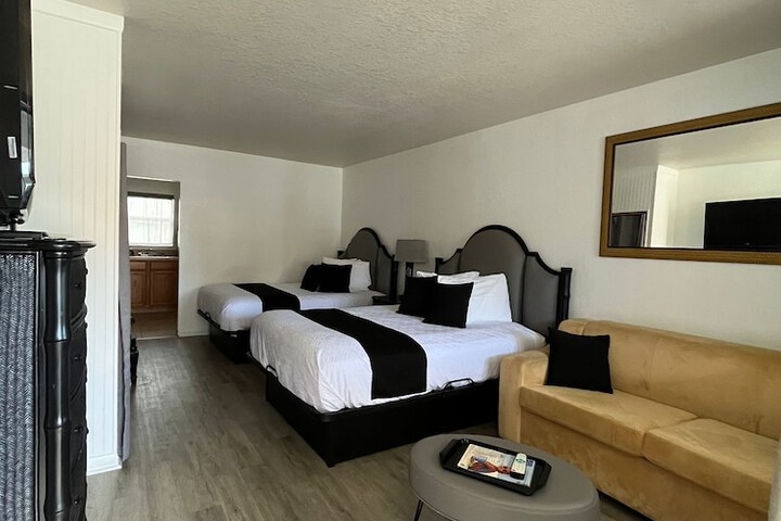 Room 72 of 170