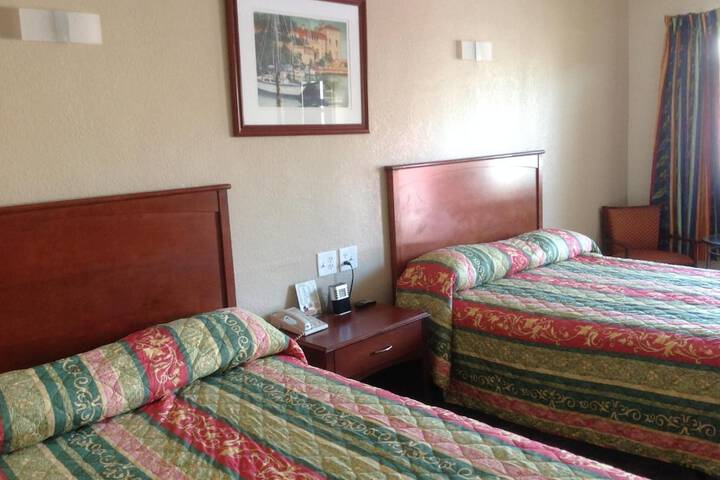 Room 10 of 25