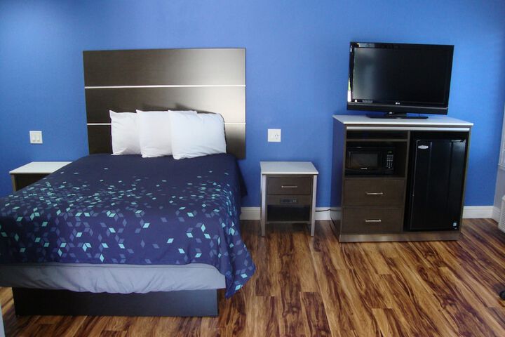 Room 8 of 21
