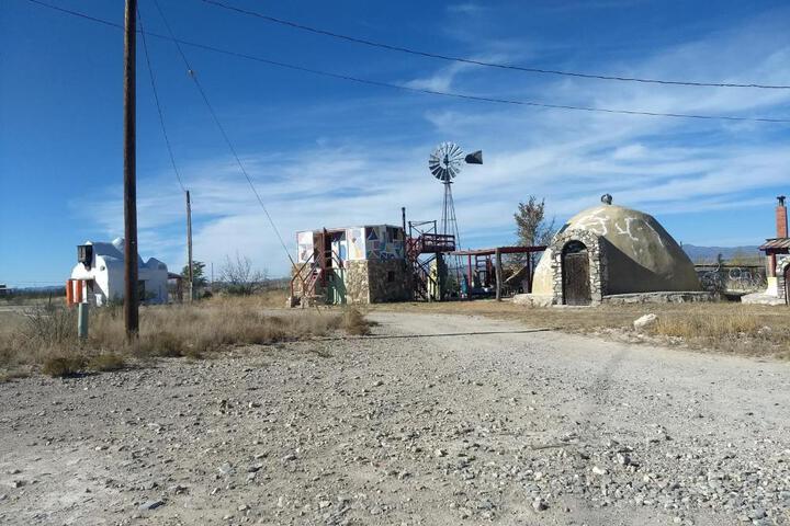 La loma del chivo Llc Stone Cottage alternative building