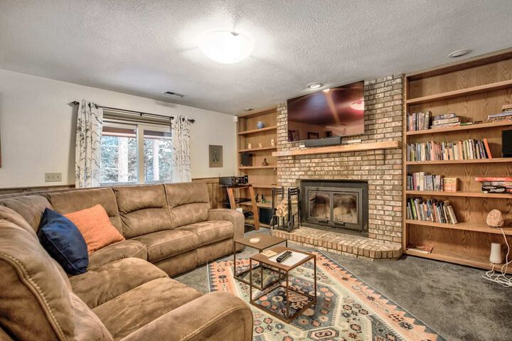 5BD Mountain Getawayhot Tub & Foosball