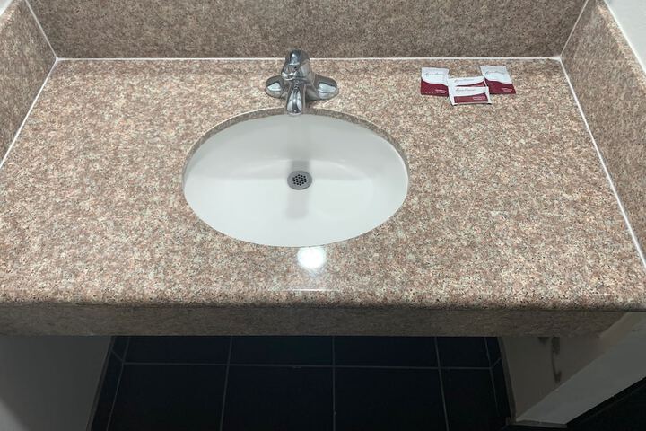 Room 18 of 33