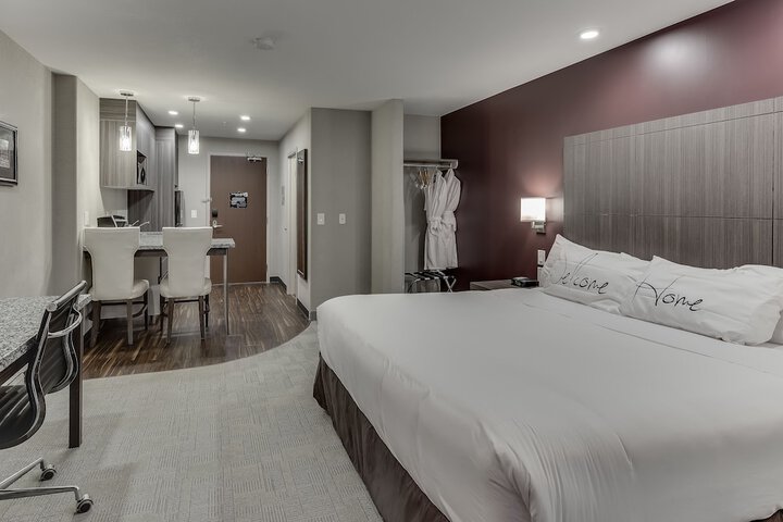 Home Inn & Suites Saskatoon South