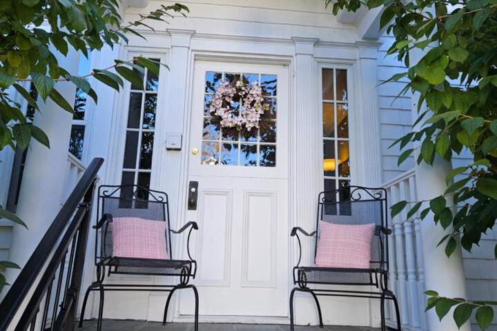 Heart Historic Ridgefield Studio WALK to town