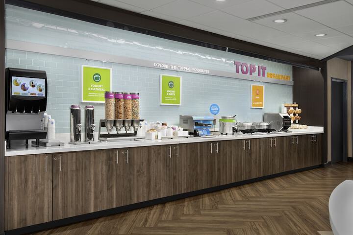 Tru by Hilton Fayetteville I-95 NC