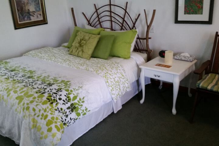 Room 13 of 25