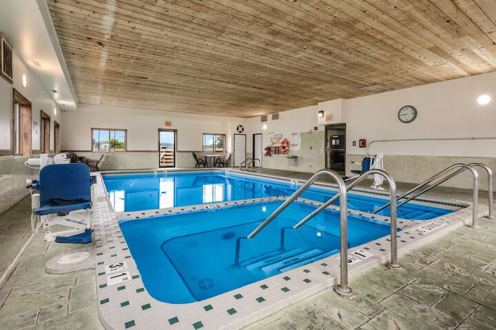Pool 4 of 35