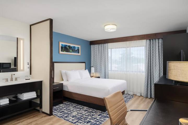 Embassy Suites by Hilton Seattle Tacoma International Airport