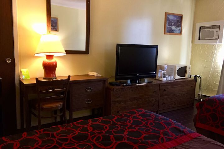 Room 13 of 38