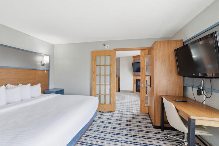 AmericInn by Wyndham White Bear Lake St. Paul