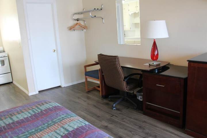 Room 11 of 18
