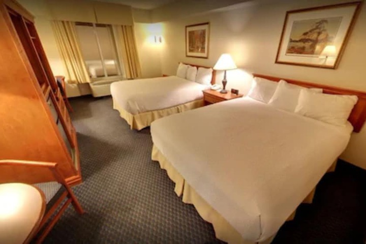 Room 15 of 77