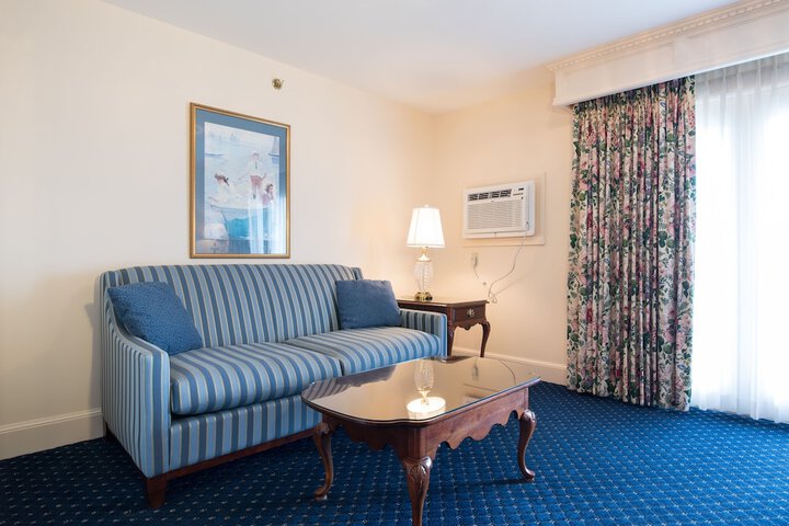 Room 79 of 103