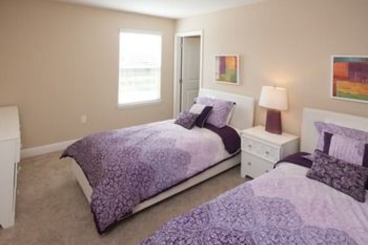 Oakview 4213 6 Br Villa by RedAwning