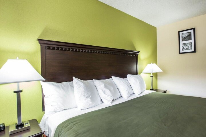 Room 18 of 24