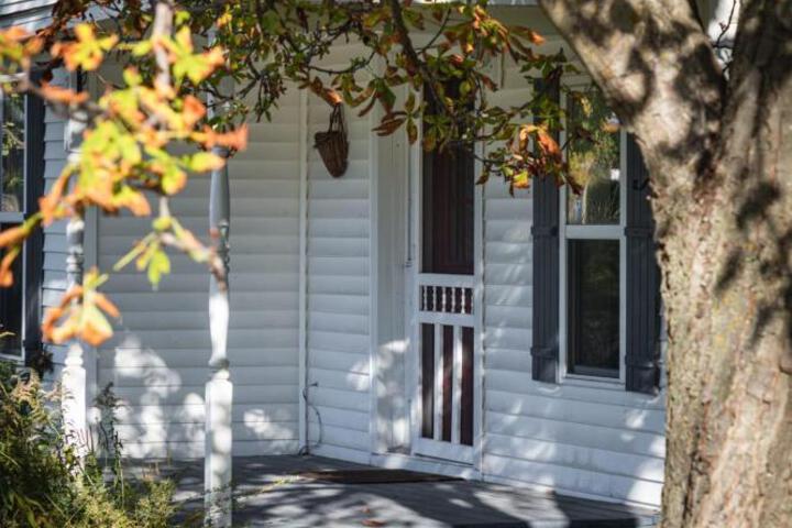 Ames Cottage Elk Rapids
