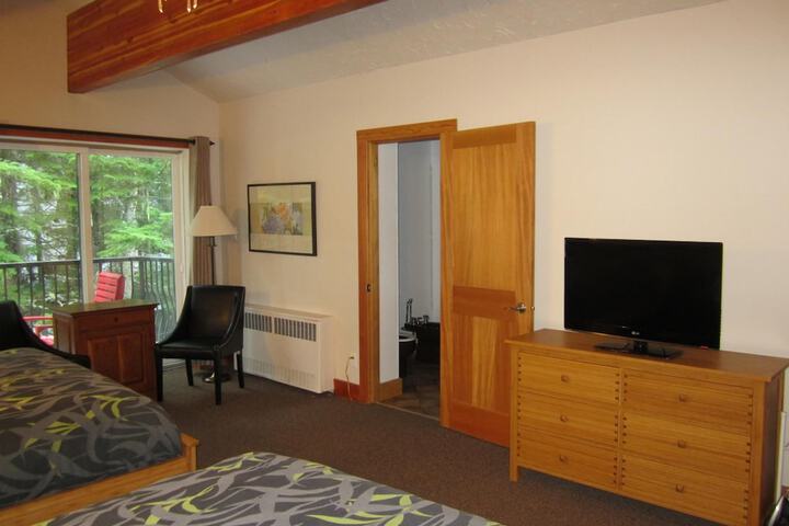 Room 27 of 37