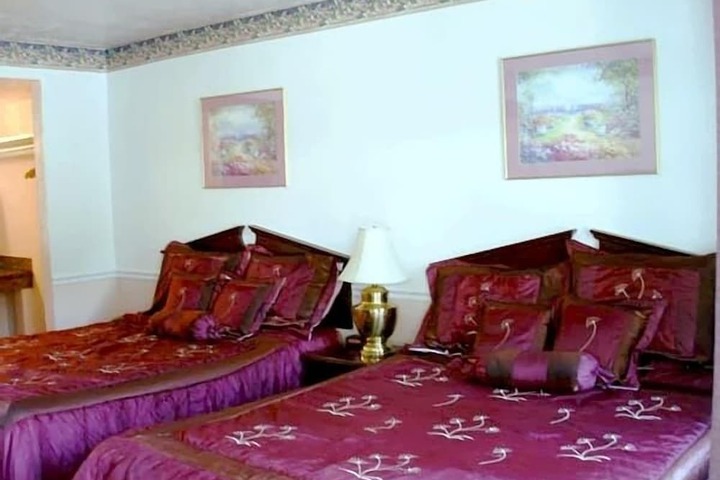 Room 17 of 36