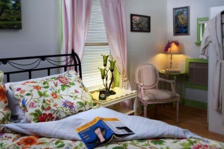 The Carriage House B & B