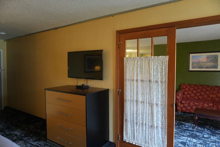 Quality Inn Conference Center Logansport