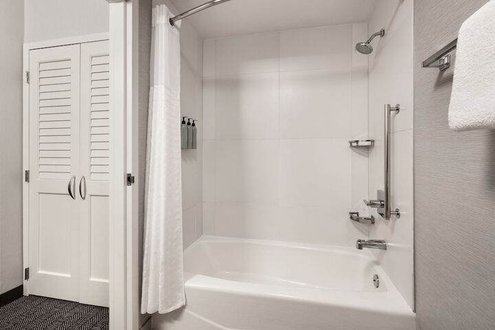 Room 29 of 48