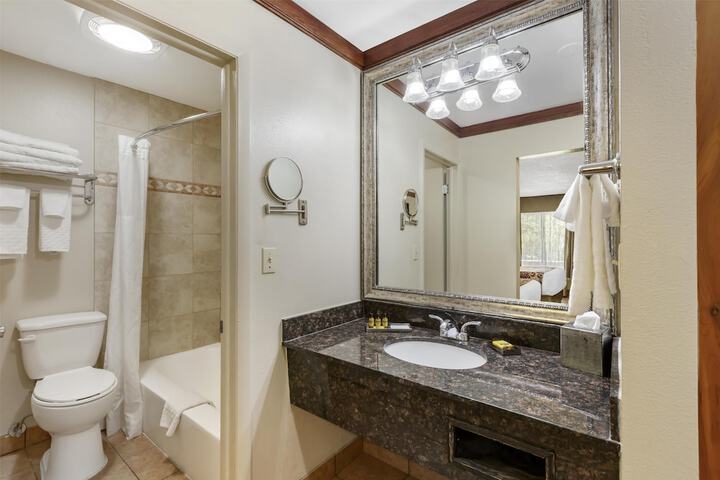 Best Western Plus Greenwell Inn