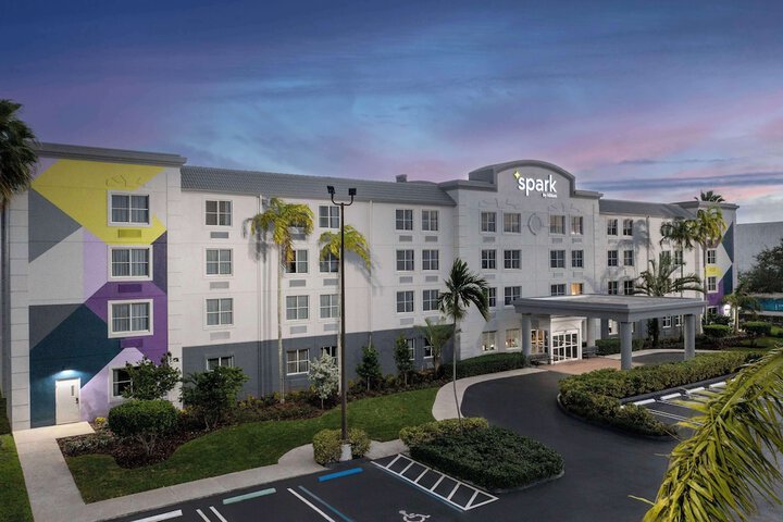 Spark by Hilton Miami Doral