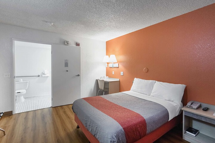 Room 21 of 31