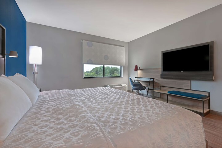 Room 17 of 41