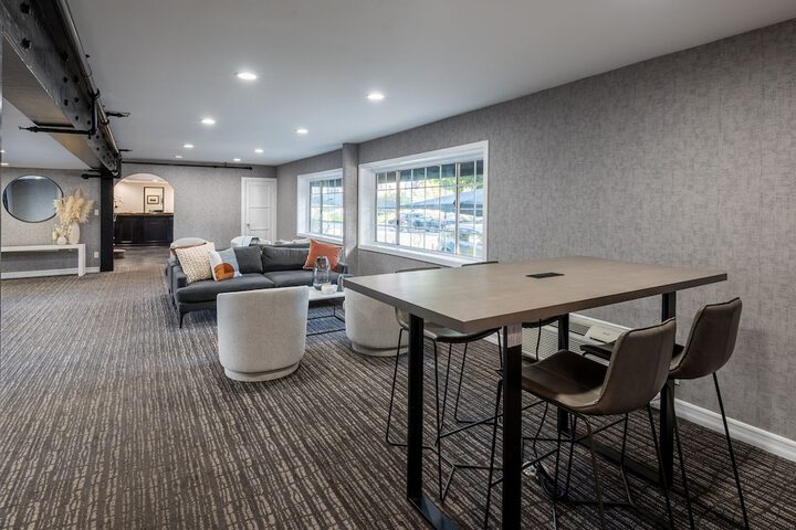 Business Center 20 of 21