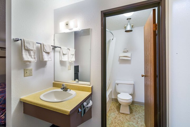 Room 29 of 33
