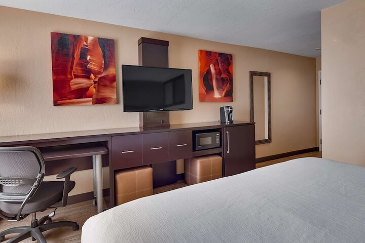 Room 26 of 53