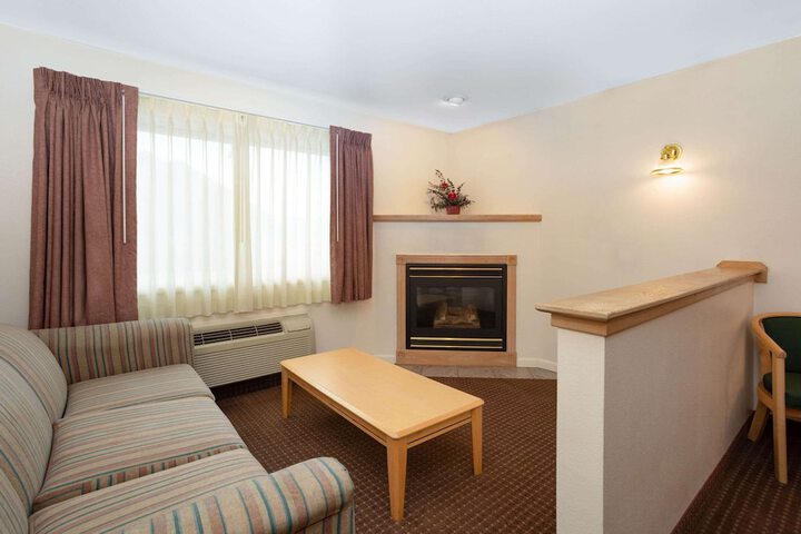 Room 41 of 73