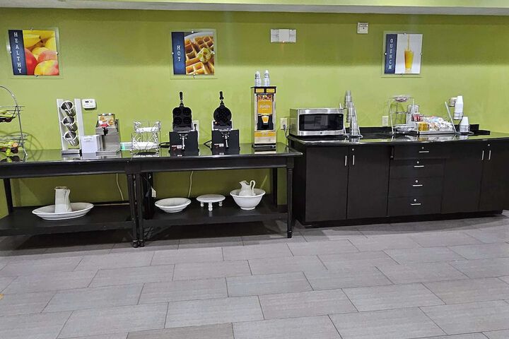 Breakfast/Coffee Service 48 of 55