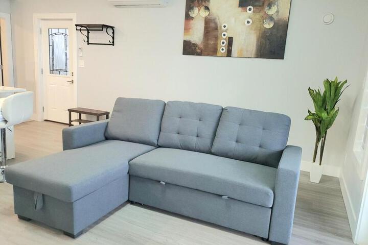 Stunning Ocean View Modern 1 BDR Private Entry Suite